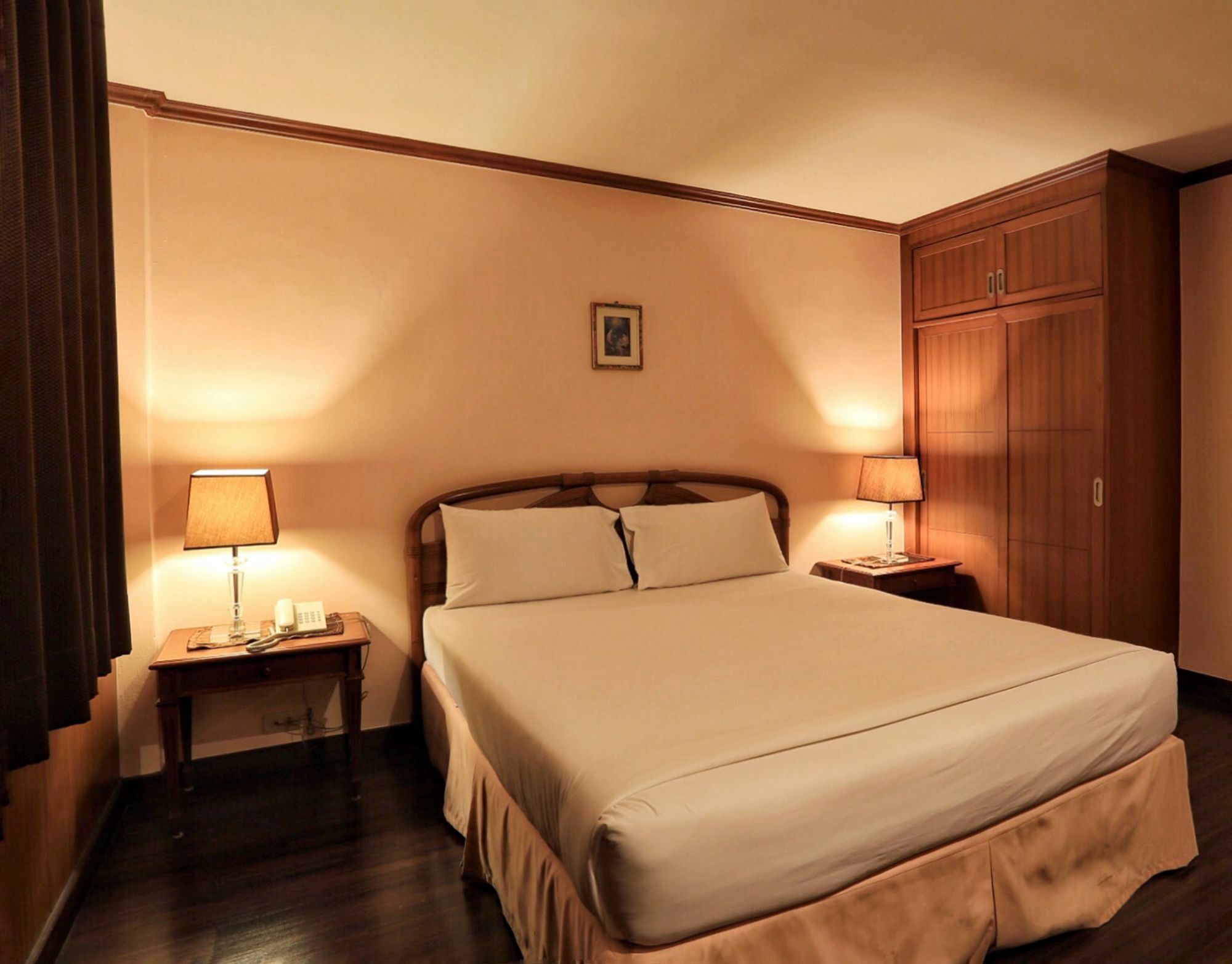 Travel Lodge Surawong (Adults Only) Bangkok Exterior photo