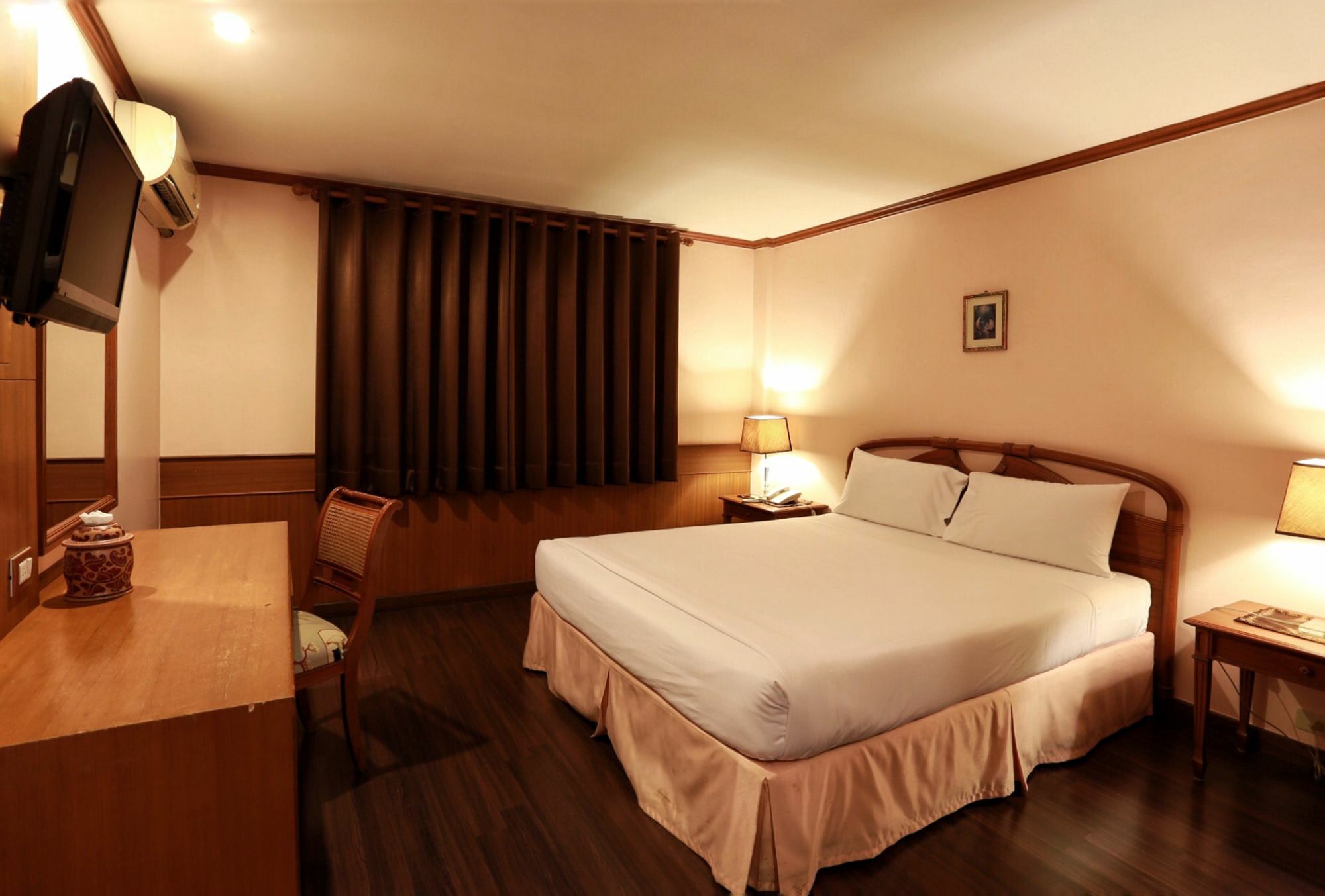 Travel Lodge Surawong (Adults Only) Bangkok Exterior photo