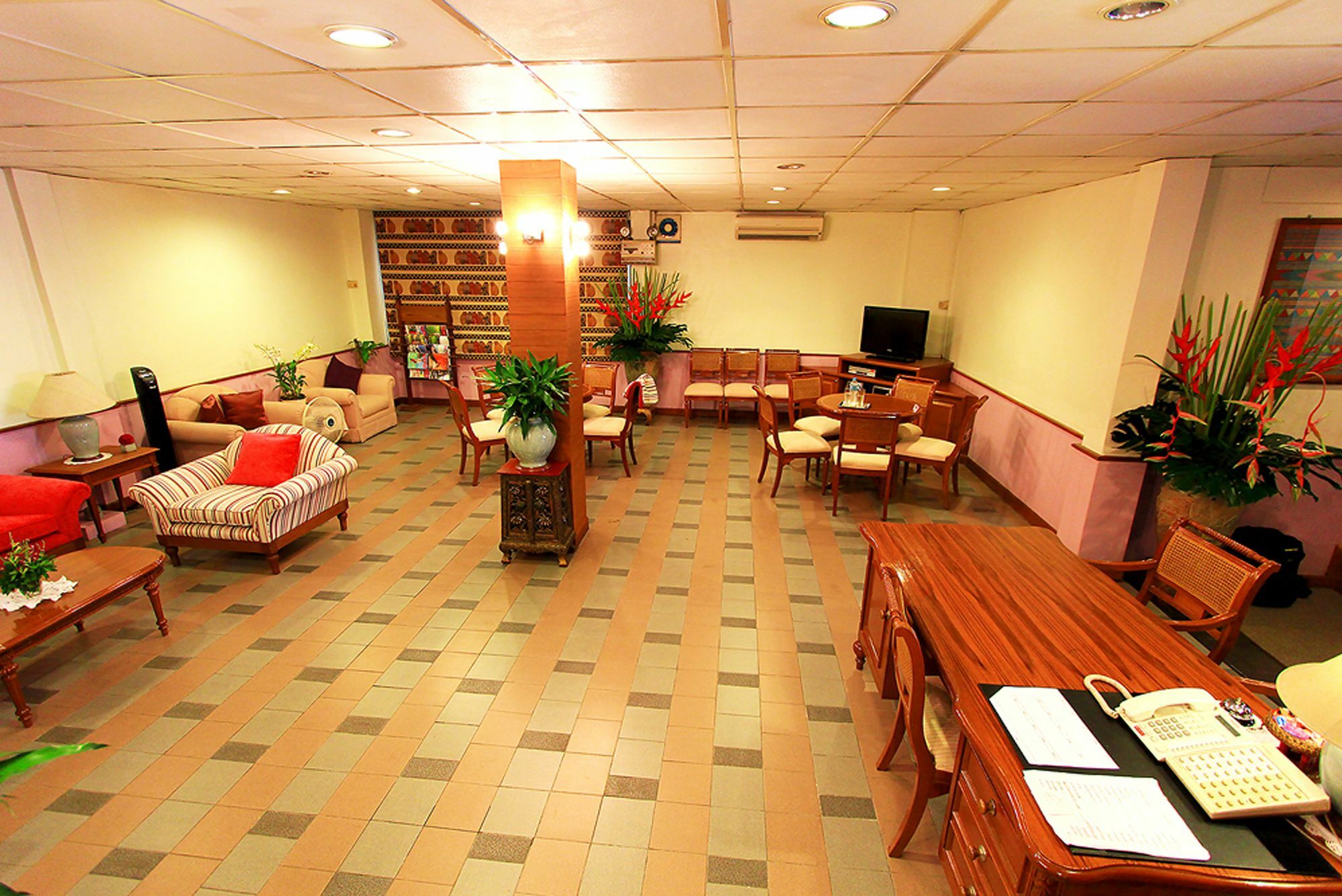 Travel Lodge Surawong (Adults Only) Bangkok Exterior photo